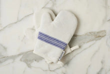 Load image into Gallery viewer, Oven Mitt, Vintage