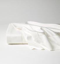 Load image into Gallery viewer, Queen Flat Sheet 96X114 - Sferra Giza 45 Seta Collection - By Sferra