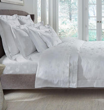 Load image into Gallery viewer, Queen Flat Sheet 96X114 - Giza Jacquard Collection - By Sferra