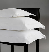 Load image into Gallery viewer, Twin Flat Sheet 74X114 - Analisa Collection - By Sferra