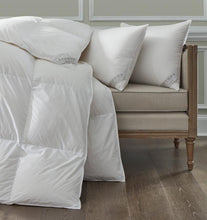 Load image into Gallery viewer, Queen Duvet 90X94 47 Oz Heavy - Cardigan Collection - By Sferra