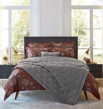 Load image into Gallery viewer, Full/Queen Quilt 96X100 - Giottino Collection - By Sferra