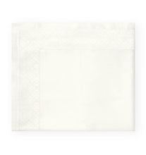 Load image into Gallery viewer, Queen Flat Sheet 96X114 - Sf Giza 45 Quatrefoil Collection - By Sferra