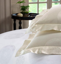 Load image into Gallery viewer, Queen Duvet Cover 88X92 - Giza Medallion Collection - By Sferra
