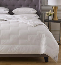 Load image into Gallery viewer, Twin Quilt 71X86 - Parson Collection - By Sferra
