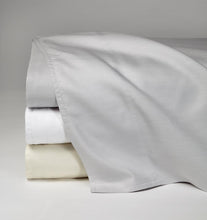 Load image into Gallery viewer, Twin Flat Sheet 74X114 - Tesoro Collection - By Sferra