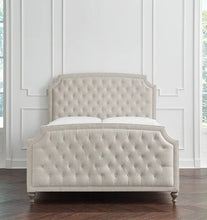 Load image into Gallery viewer, Ashville  Upholstered Bed With Footboard
