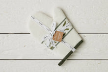 Load image into Gallery viewer, Oven Mitt, Tulip
