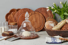 Load image into Gallery viewer, Natural Scalloped Cake Stand
