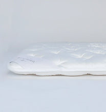 Load image into Gallery viewer, Sonno Notte Seasonal Mattress Topper
