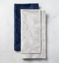 Load image into Gallery viewer, S/4 Dinner Napkins 22X22 - Acanthus Collection - By Sferra
