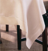 Load image into Gallery viewer, Round Tablecloth 90X0 - Classico Collection - By Sferra
